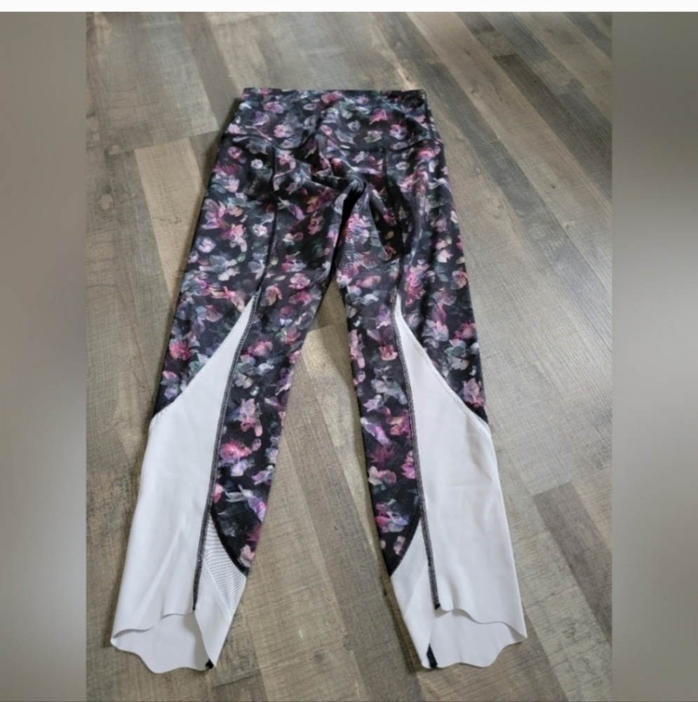 LULULEMON Wunder Under Crop 23" Scallop size 6 - Picture 5 of 7